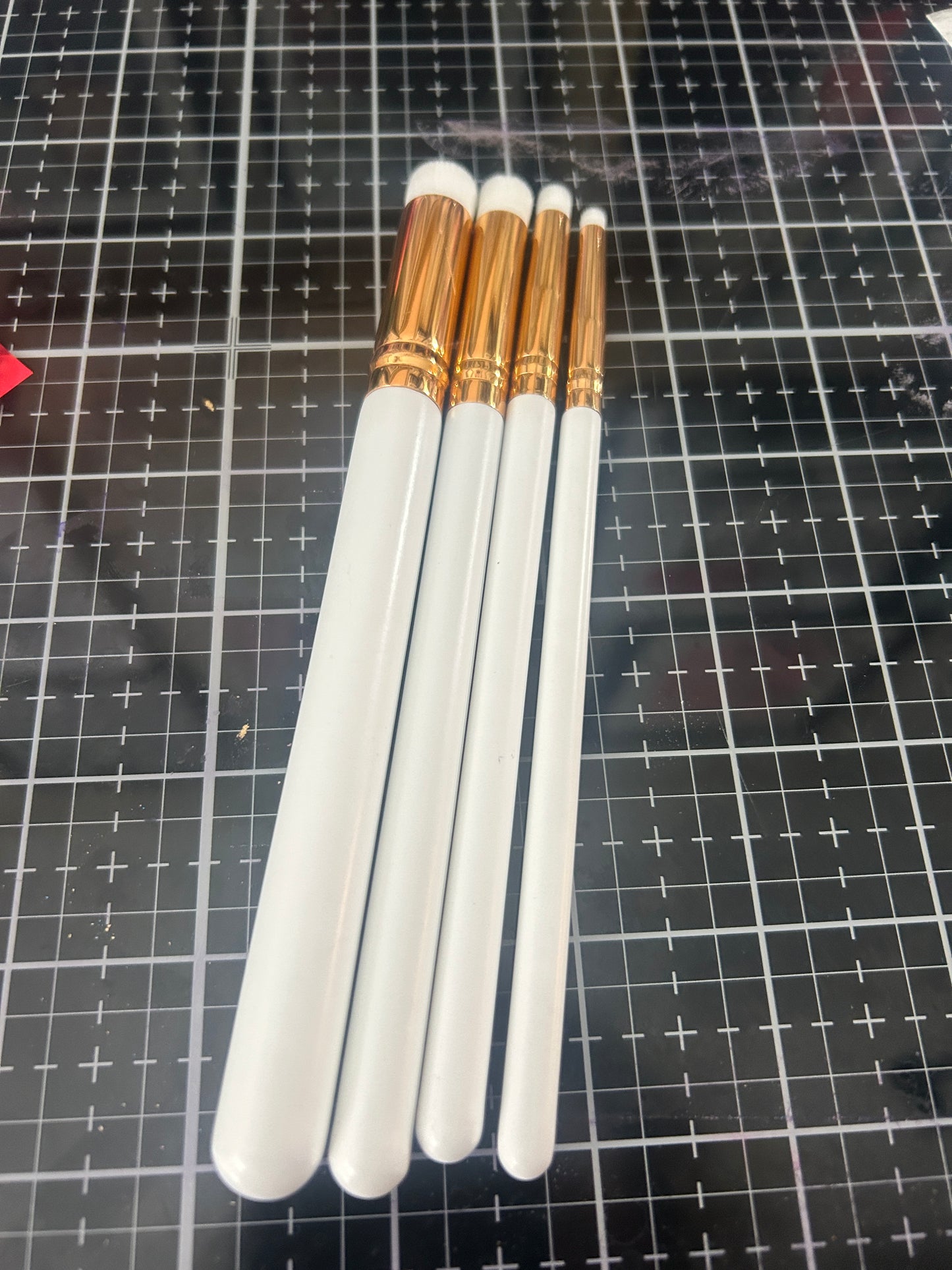 4 pack blending brushes (white)
