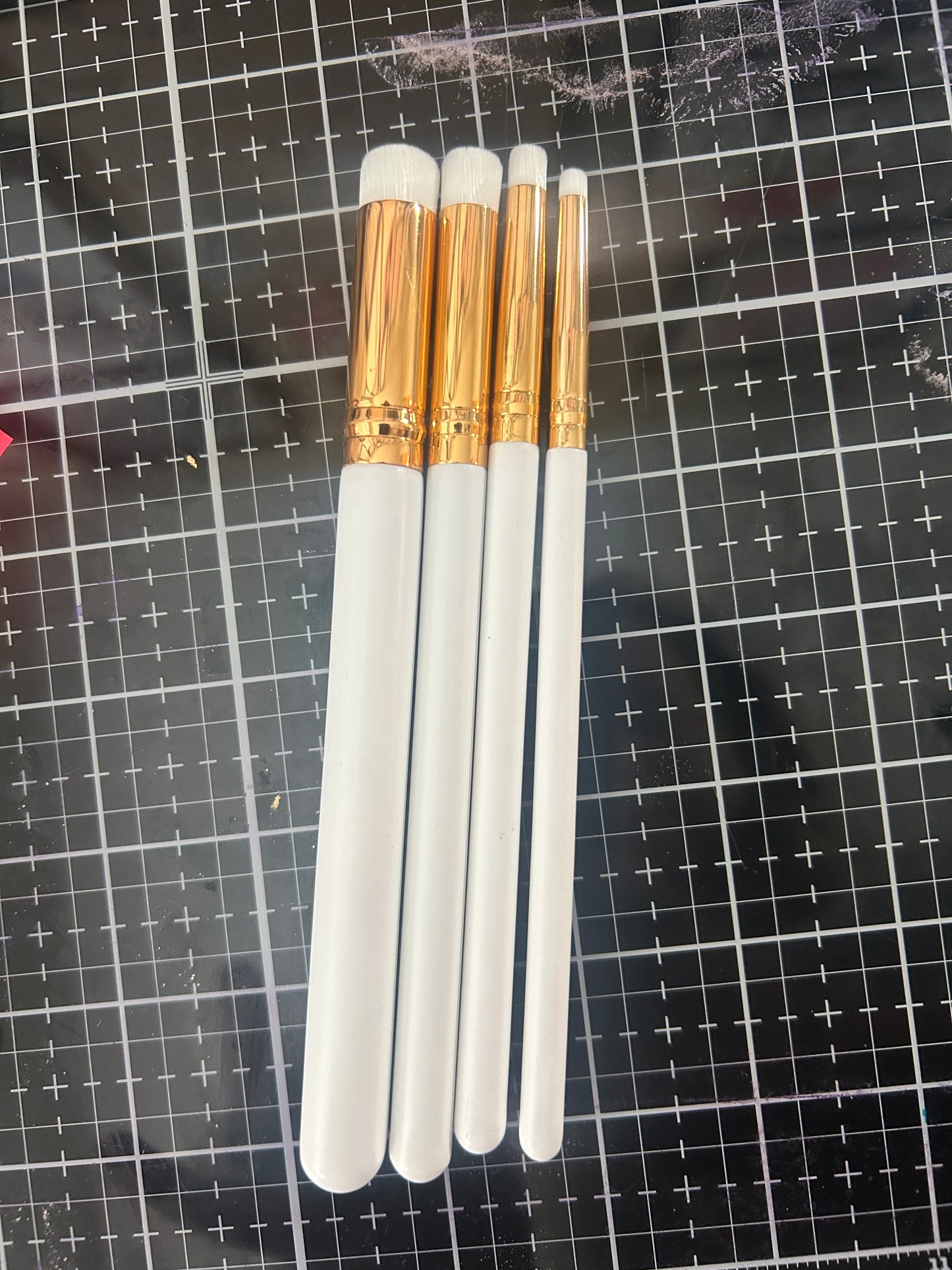 4 pack blending brushes (white)