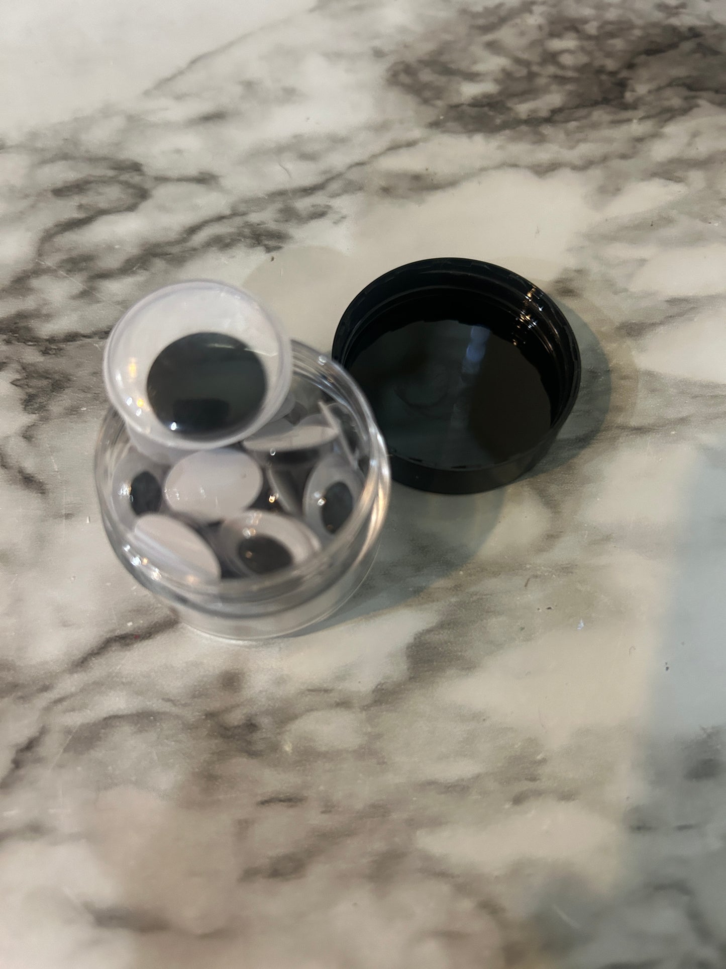 Googly Eyes – Assorted Sizes Jar (Black & White)