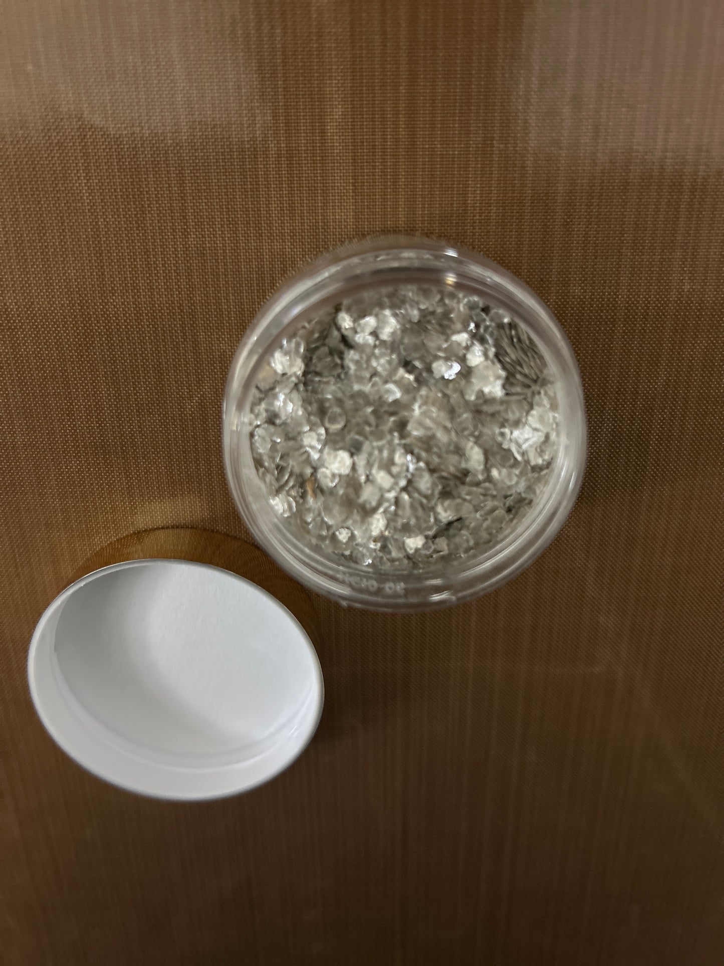 Mica Flakes – Fog (Small Cut, 13g Jar)
